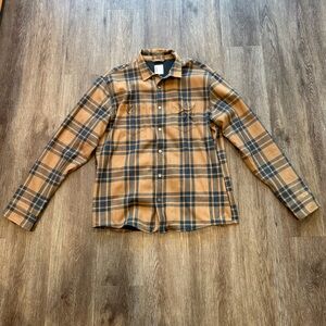 Vuori Range Shirt Jacket